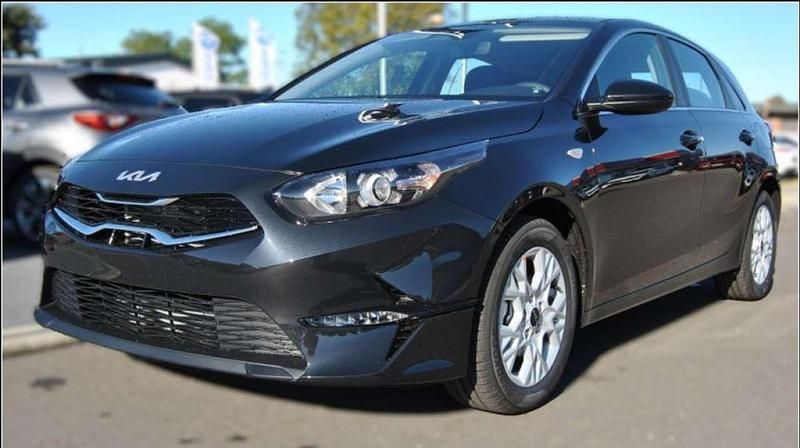 Gebraucht Kia Ceed Vision 101 PS (74 kW) 2024 Zilinaschwarz metallic Kleinwagen