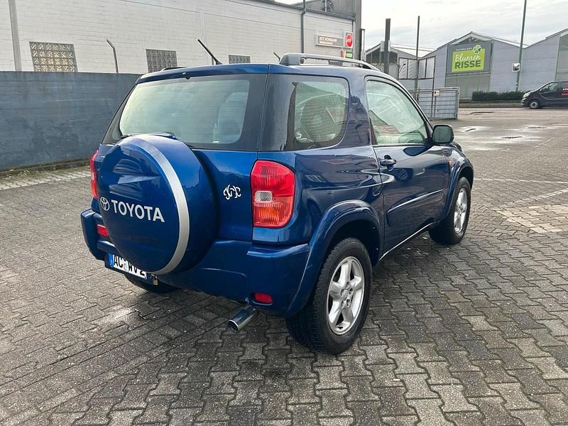 Gebraucht Toyota RAV4 150 PS (110 kW) 2001 Blau SUV