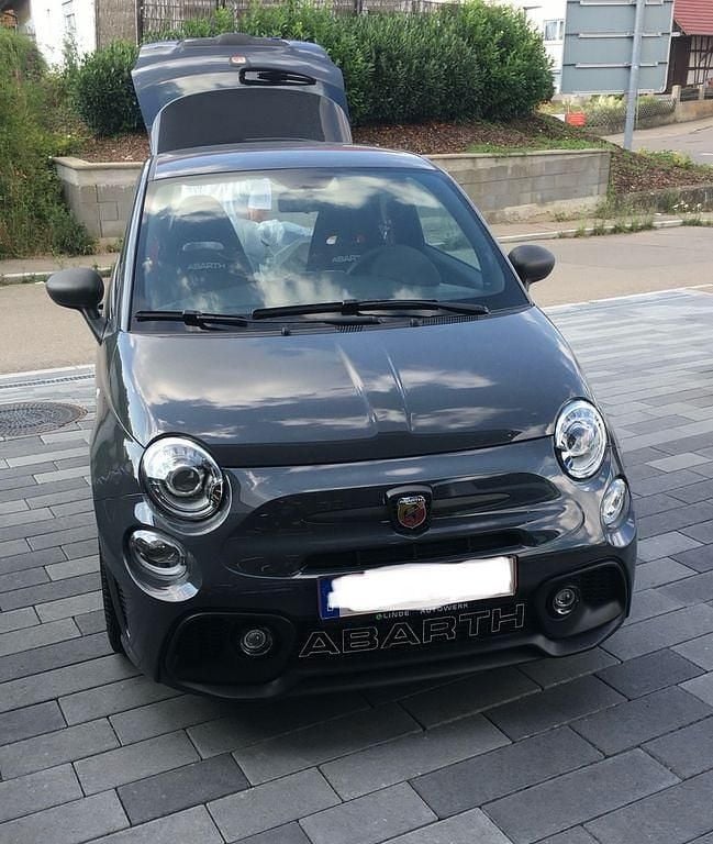 Grau Gebraucht 2021 Abarth 595C Competizione Cabrio | 22.900 € (Fairer Preis) - Bild 1/4