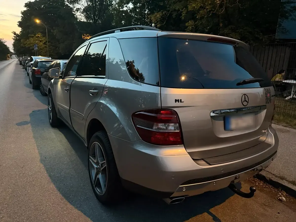 Gebraucht Mercedes ML320 224 PS (164 kW) 2006 Silber SUV