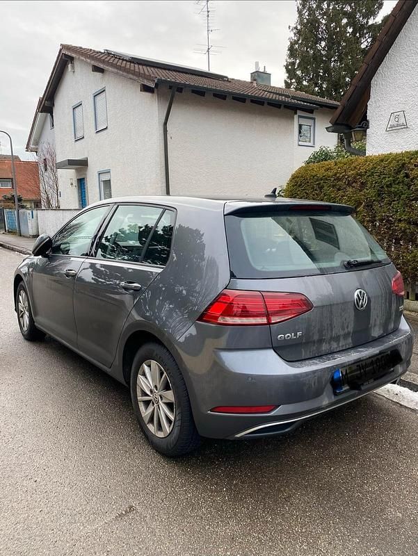 Gebraucht VW Golf VII 125 PS (91 kW) 2017 Grau Limousine