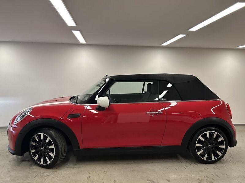 Gebraucht Mini Cooper Cabriolet Classic 136 PS (100 kW) 2023 Chili red Cabrio