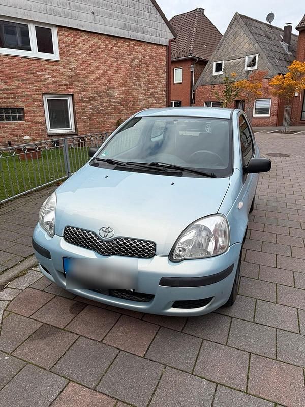 Blau Gebraucht 2002 Toyota Yaris Kleinwagen | 1.899 € (Fairer Preis) - Bild 1/4