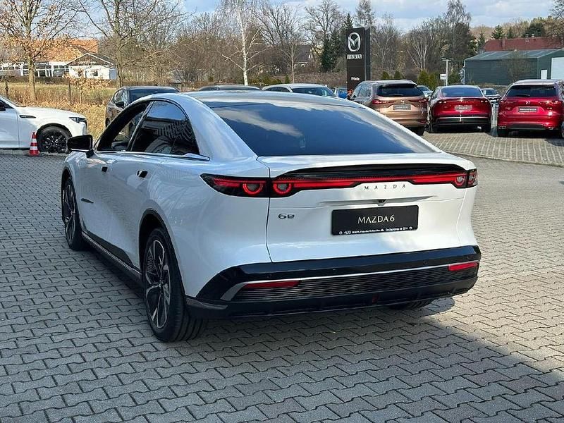 Neu Mazda 6e Takumi-Line 189 kW (258 PS) 2026 Weiß Limousine