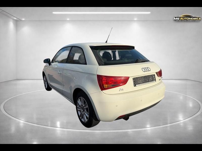 Gebraucht Audi A1 Attraction 86 PS (63 kW) 2011 Weiß Kleinwagen