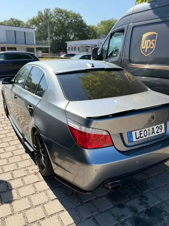 Gebraucht BMW 520 M Sport 170 PS (125 kW) 2009 Grau Limousine