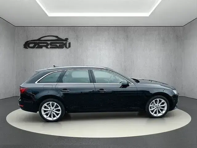 Gebraucht Audi A4 Sport 218 PS (160 kW) 2018 Mythosschwarz Kombi