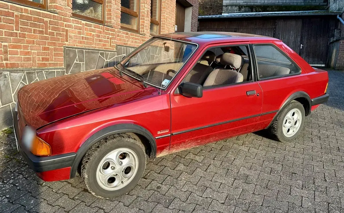 Gebraucht Ford Escort 69 PS (50 kW) 1985 Rot Limousine