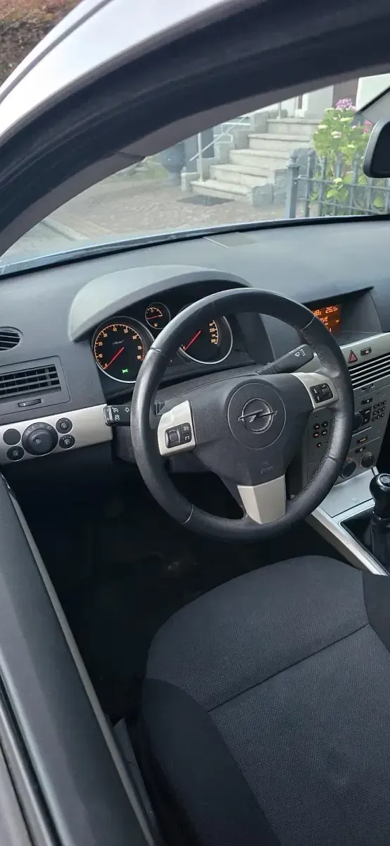 Gebraucht Opel Astra 90 PS (66 kW) 2007 Grau Kleinwagen