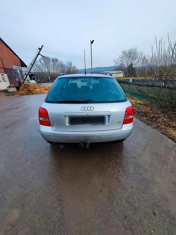 Gebraucht Audi A4 125 PS (91 kW) 2001 Silber Kombi