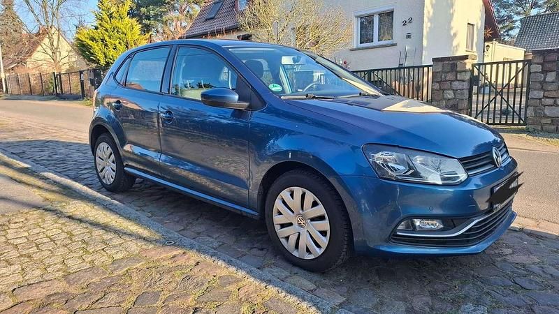 Gebraucht VW Polo Comfortline 75 PS (55 kW) 2015 Blau Limousine
