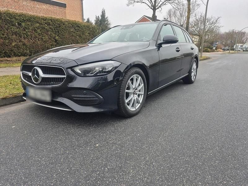 Gebraucht Mercedes C200 163 PS (119 kW) 2022 Schwarz Kombi