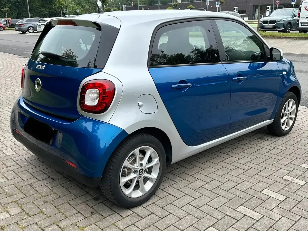 Używany Smart ForFour 71 KM (52 kW) 2016 Niebieski Hatchback
