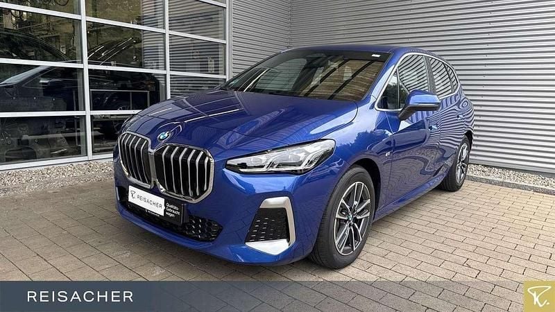 M portimao blau metallic Gebraucht 2024 BMW 223 Active Tourer Comfort Edition Van / Kleinbus | 36.990 € - Bild 1/4