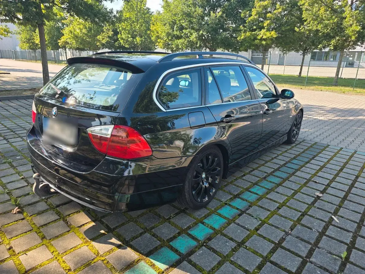 Gebraucht BMW 325 Comfort Edition 218 PS (160 kW) 2006 Schwarz Kombi