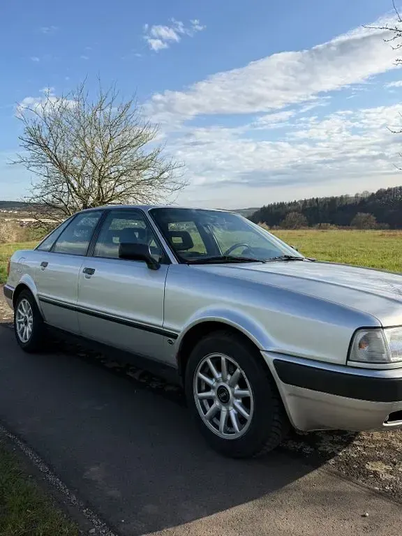 Gebraucht Audi 80 90 PS (66 kW) 1994 Silber Limousine