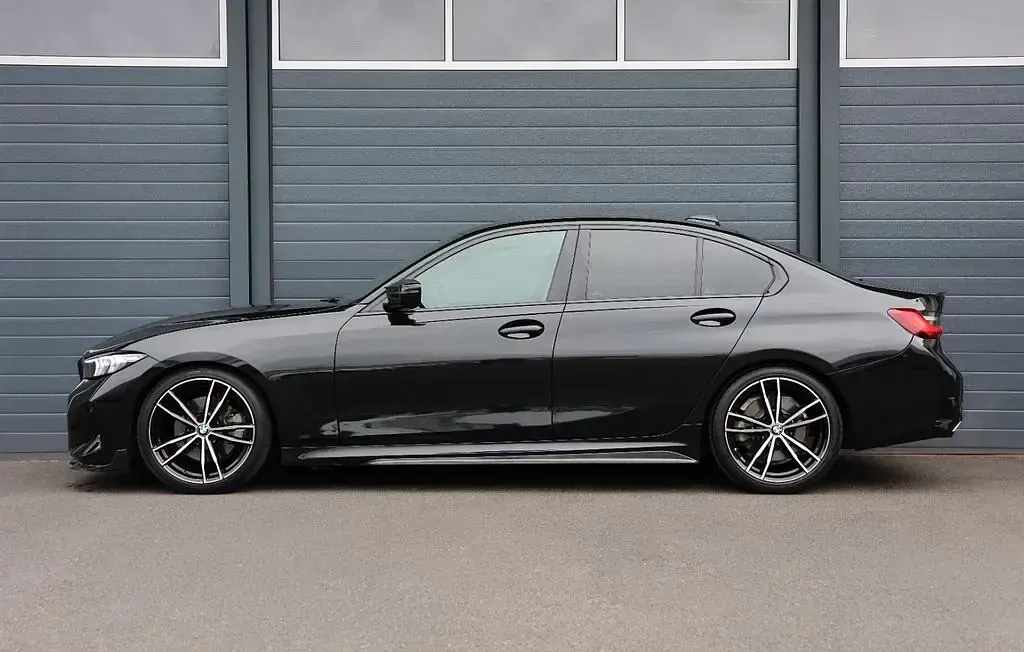 Gebraucht BMW 330 Performance 258 PS (189 kW) 2021 Schwarz Limousine