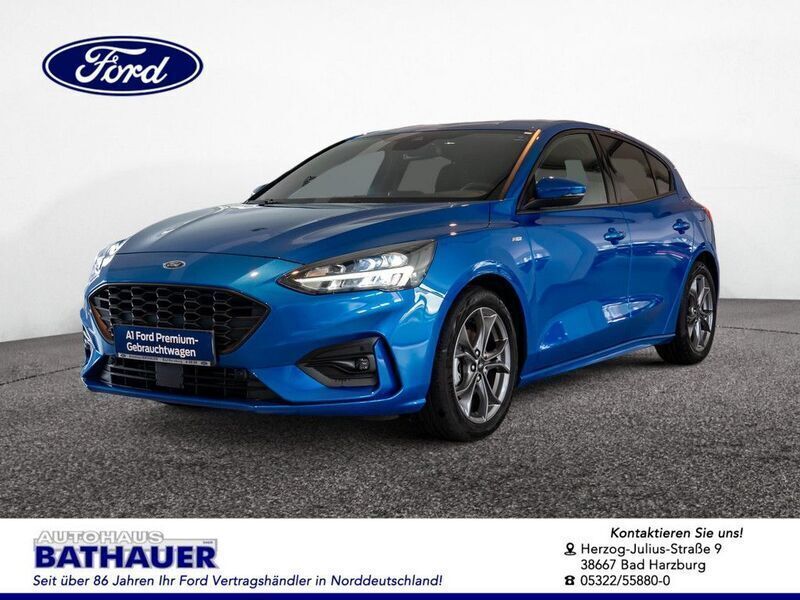 Blau Gebraucht 2021 Ford Focus ST-Line Limousine | 25.920 € - Bild 1/4