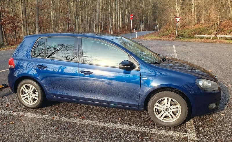 Blau Gebraucht 2012 VW Golf VI Match Kleinwagen | 5.999 € (Fairer Preis) - Bild 1/4