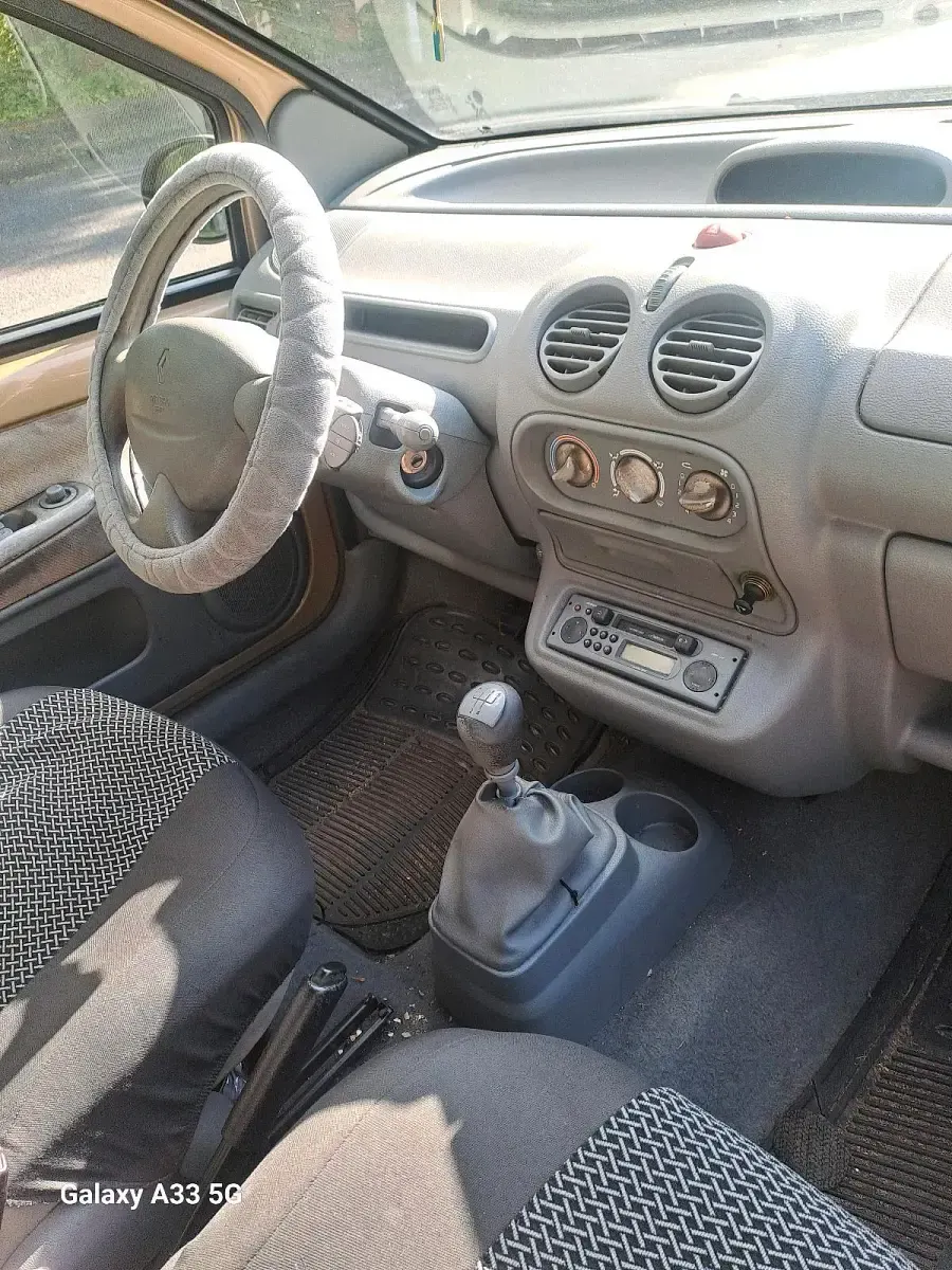 Gebraucht Renault Twingo 70 PS (51 kW) 2003 Gold Kleinwagen