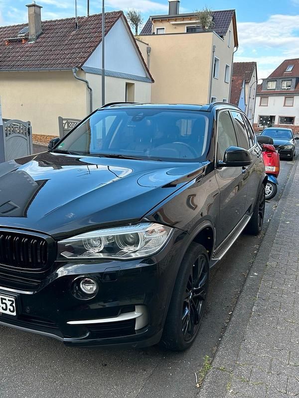 Schwarz Gebraucht 2015 BMW X5 SUV | 26.000 € - Bild 1/4
