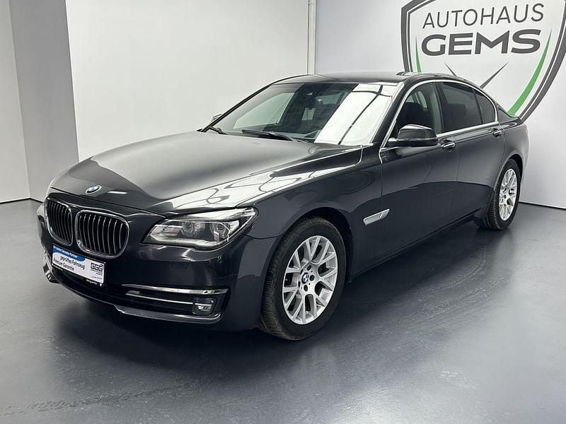 Gebraucht BMW 730 258 PS (189 kW) 2015 Grau Limousine