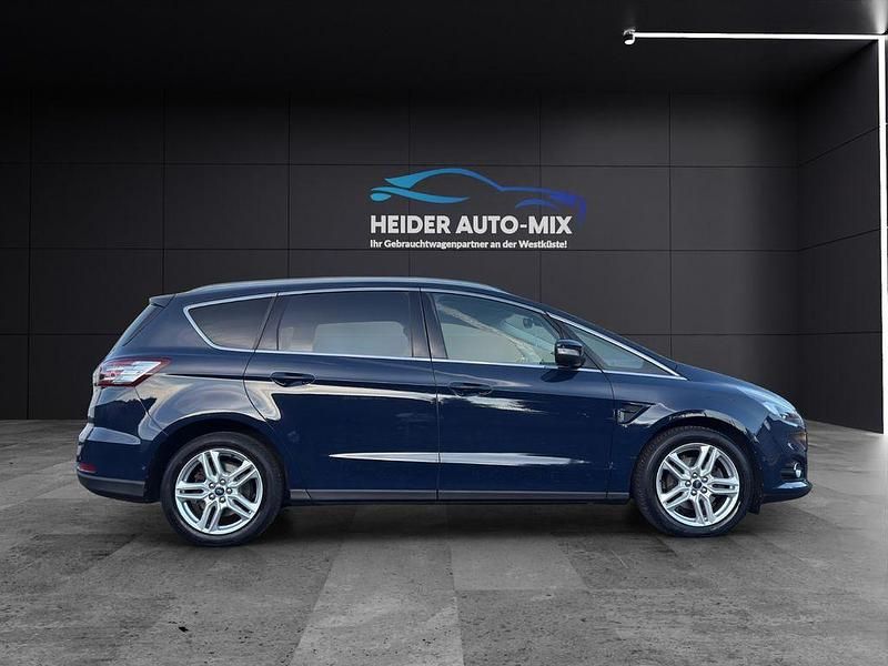 Gebraucht Ford S-MAX Titanium 160 PS (117 kW) 2018 Blau Van / Kleinbus