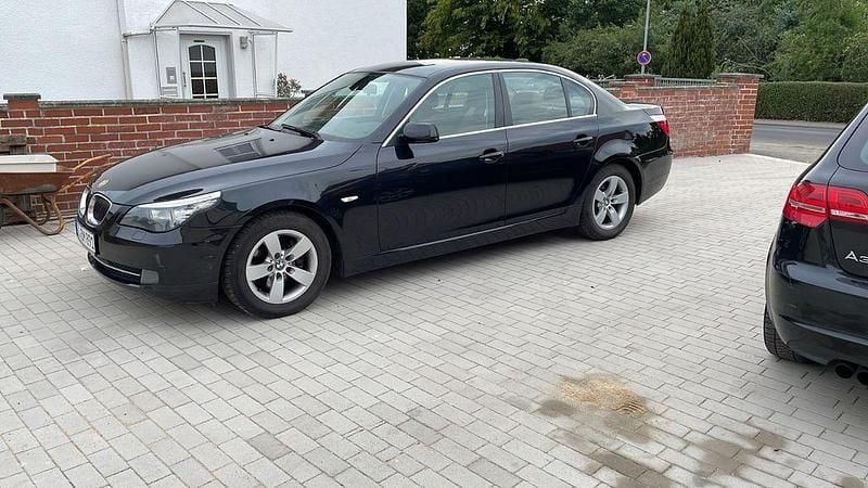 Schwarz Gebraucht 2008 BMW 523 Limousine | 5.700 € (Guter Preis) - Bild 1/4
