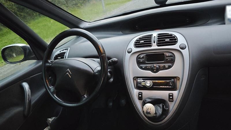 Gebraucht Citroën Xsara Picasso 108 PS (79 kW) 2007 Silber Van / Kleinbus