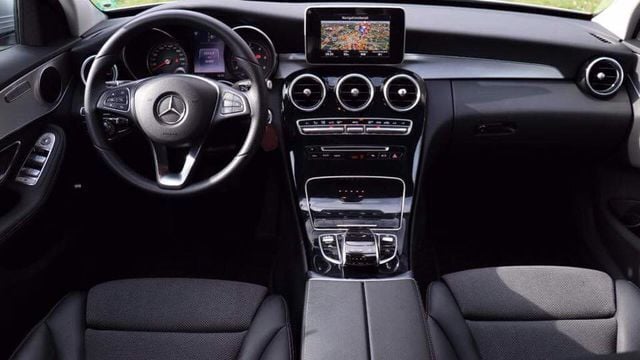 Gebraucht Mercedes C220 231 PS (169 kW) 2014 Silber metallic Limousine