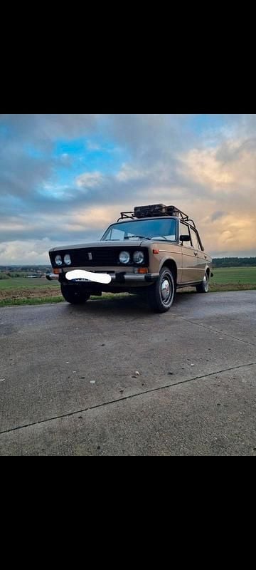 Braun Gebraucht 1988 Lada 2106 Limousine | 4.150 € - Bild 1/4