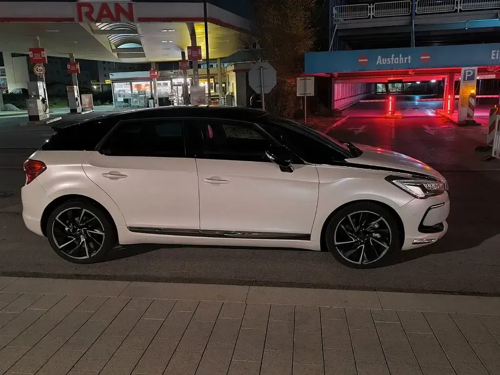 Gebraucht DS Automobiles DS5 179 PS (131 kW) 2017 Weiß Kleinwagen