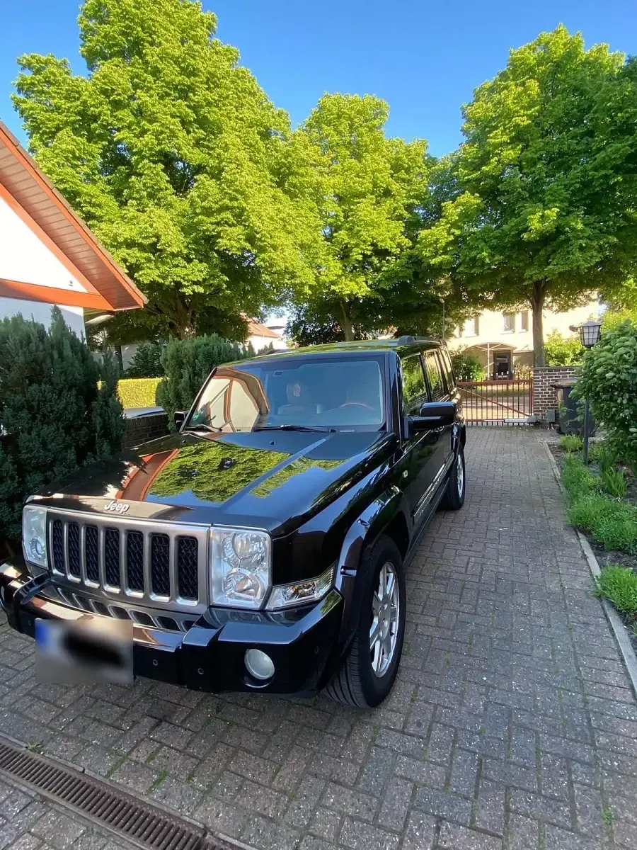 Gebraucht Jeep Commander Limited 218 PS (160 kW) 2009 Schwarz SUV