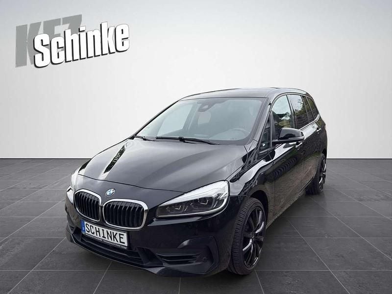 Schwarz ii/bonnet fluid black Gebraucht 2020 BMW 220 Van / Kleinbus | 14.490 € (Superpreis) - Bild 1/4