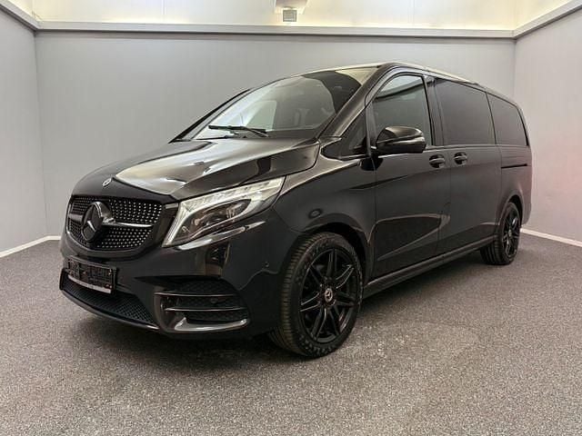 Schwarz Gebraucht 2021 Mercedes V300 Exclusive Van / Kleinbus | 61.999 € (Guter Preis) - Bild 1/4