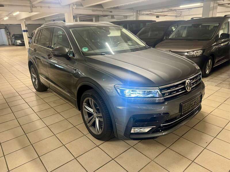Indiumgrau Gebraucht 2017 VW Tiguan R-line SUV | 23.999 € (Superpreis) - Bild 1/4