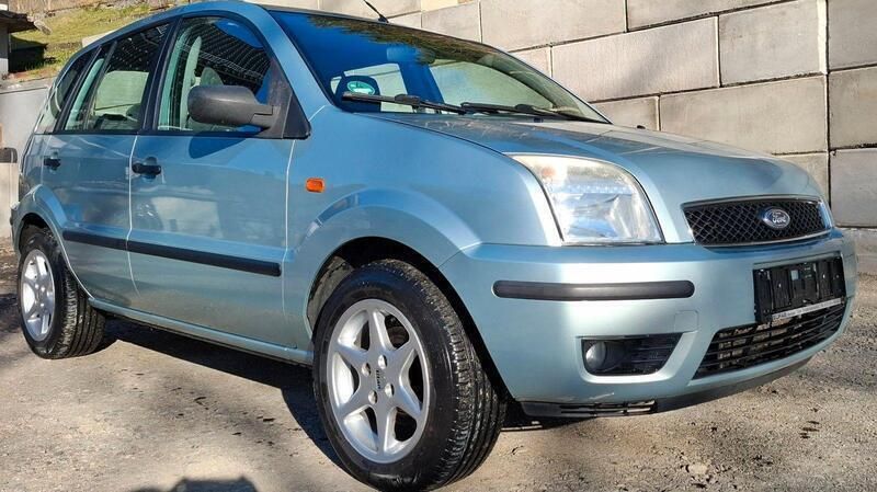 Grün Gebraucht 2004 Ford Fusion Limousine | 2.699 € (Fairer Preis) - Bild 1/4