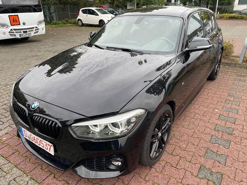 Schwarz Gebraucht 2019 BMW 118 M Sport Kleinwagen | 18.350 € (Guter Preis) - Bild 1/4