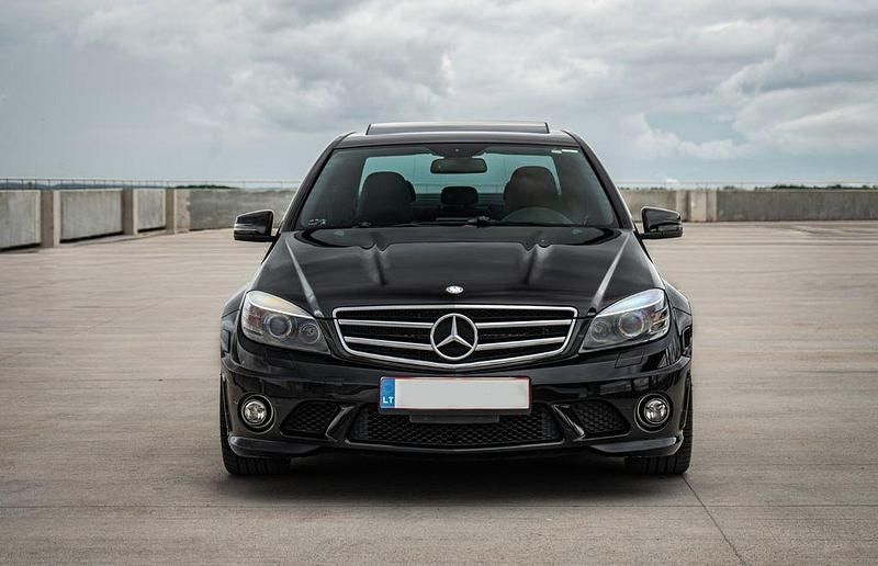 Schwarz Gebraucht 2011 Mercedes C63 AMG AMG Limousine | 27.500 € - Bild 1/4