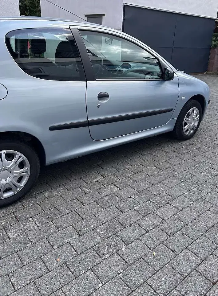 Gebraucht Peugeot 206 60 PS (44 kW) 2004 Silber Limousine