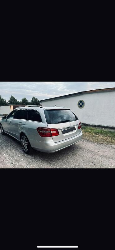 Gebraucht Mercedes E220 Avantgarde 170 PS (125 kW) 2010 Grau Kombi