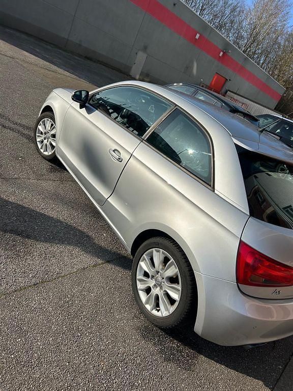 Second-hand Audi A1 Ambition 122 CP (89 kW) 2011 Argintiu Hatchback
