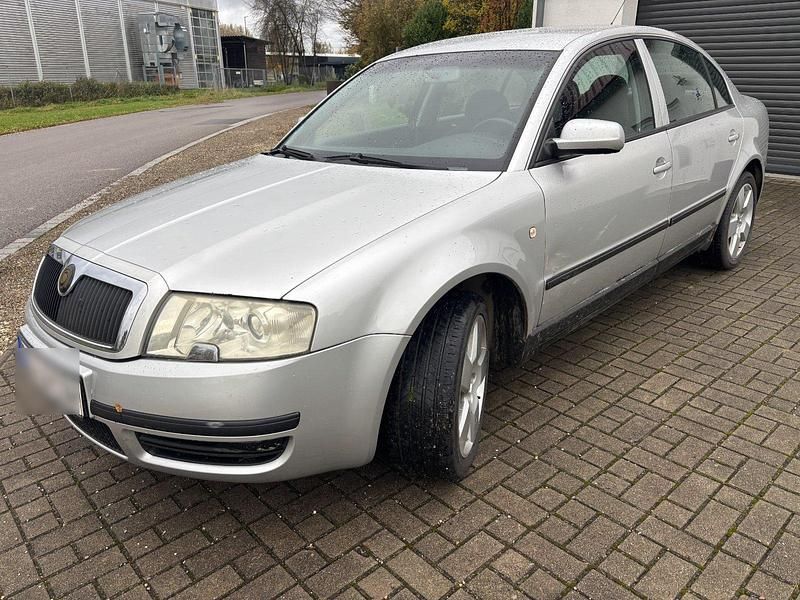 Silber Gebraucht 2002 Skoda Superb Limousine | 1.999 € (Guter Preis) - Bild 1/4
