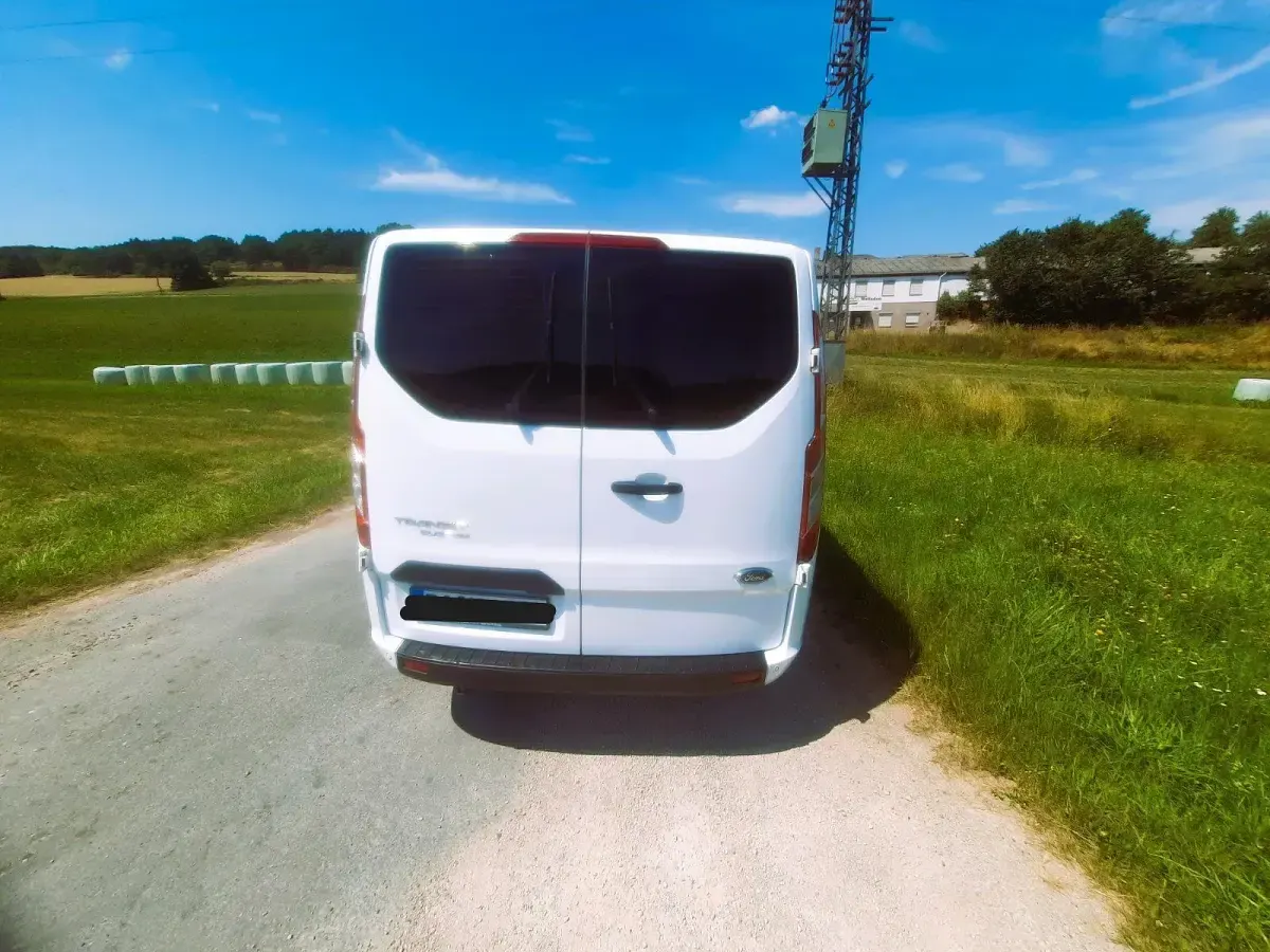 Gebraucht Ford Transit 131 PS (96 kW) 2022 Weiß Van / Kleinbus