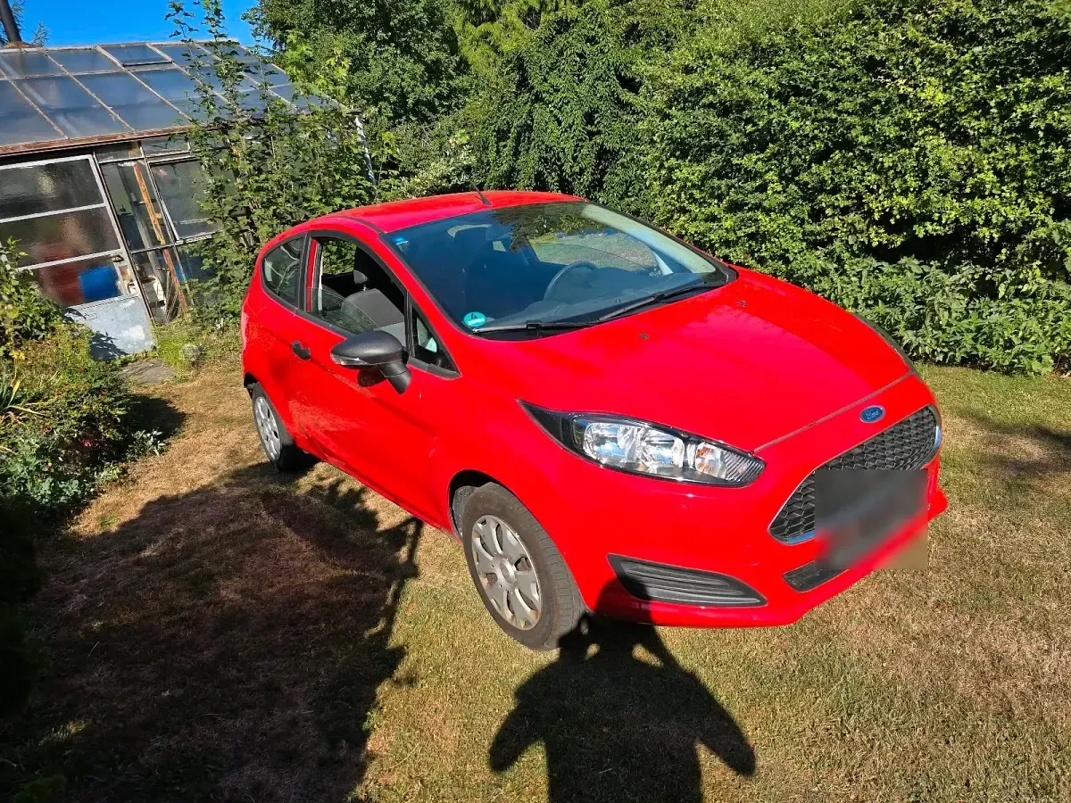 Gebraucht Ford Fiesta 60 PS (44 kW) 2016 Rot Kleinwagen