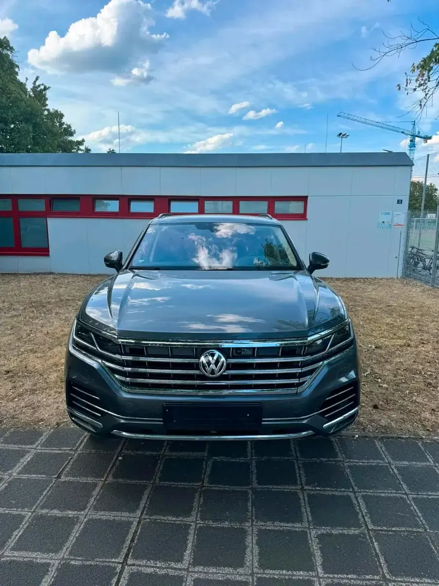 Gebraucht VW Touareg 286 PS (210 kW) 2019 Grau SUV