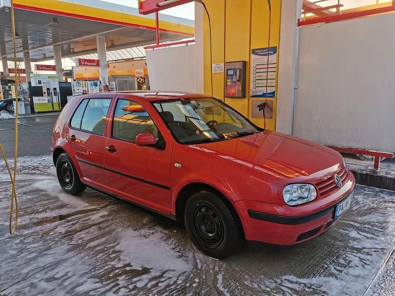 Rot Gebraucht 2002 VW Golf Comfortline Limousine | 2.499 € (Fairer Preis) - Bild 1/4