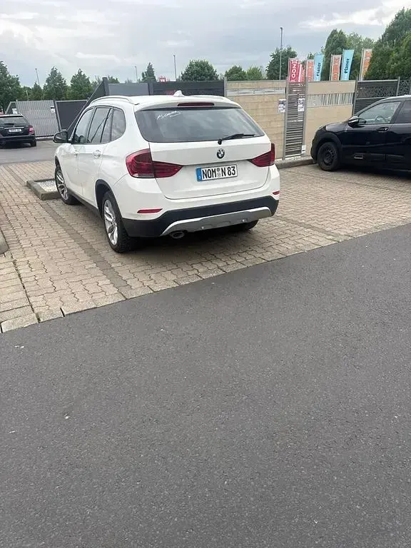Second-hand BMW X1 Advantage 190 CP (139 kW) 2015 Alb SUV