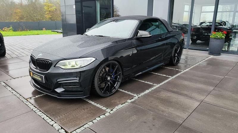 Schwarz Gebraucht 2017 BMW M240 M Sport Cabrio | 30.900 € (Fairer Preis) - Bild 1/4