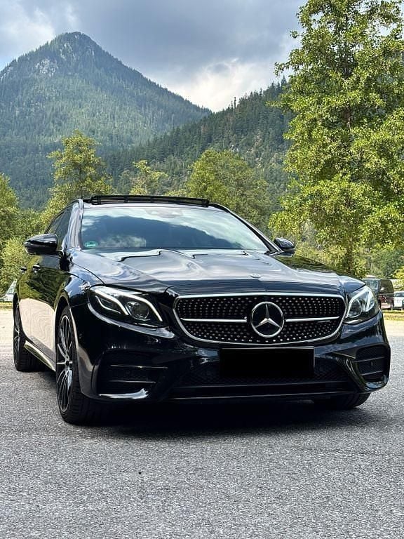 Schwarz Gebraucht 2018 Mercedes E53 AMG AMG Limousine | 40.999 € (Fairer Preis) - Bild 1/4